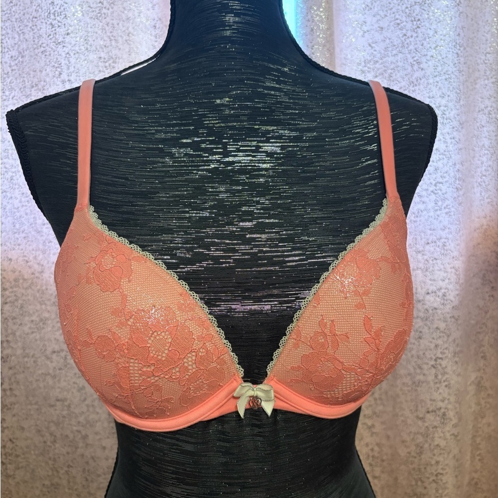 Victoria's Secret BBV Lace Bra and Panty Set - Picture 2 of 7